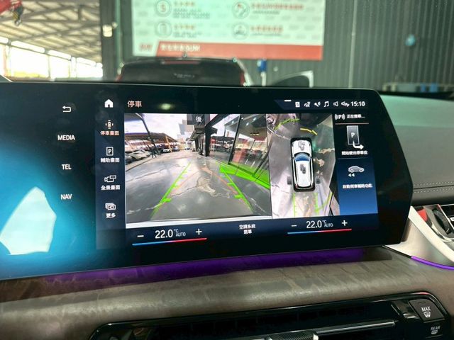 2023 iX1 ✅純電豪華休旅，外型俐落、科技感滿分✅動力強勁、加速迅速✅續航實用、配備豐富，日常通勤與家庭都合適  第16張相片