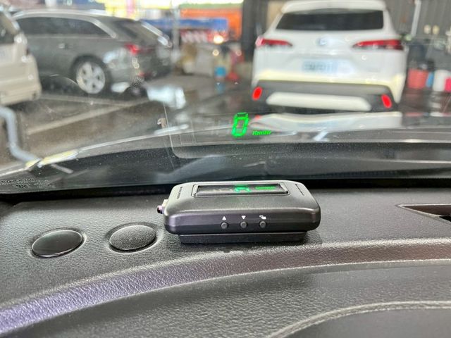 2019 KICKS 智行旗艦版✅跨界休旅，外型年輕有型✅省油耐用，日常代步輕鬆 ✅智行旗艦版配備豐富，安全更升級  第14張相片