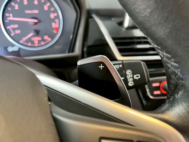 2016 220i✅實用又有質感的MPV，空間靈活運用✅引擎順暢省油，駕馭依然保有 BMW 操控手感✅配備齊全、乘坐舒適  第11張相片