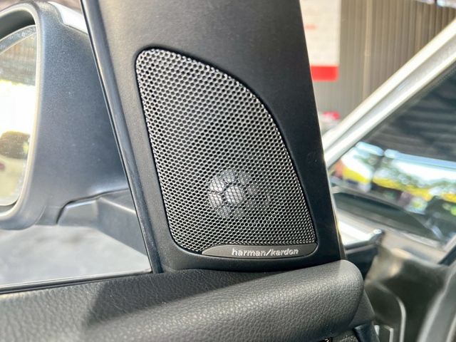 2016 220i✅實用又有質感的MPV，空間靈活運用✅引擎順暢省油，駕馭依然保有 BMW 操控手感✅配備齊全、乘坐舒適  第15張相片