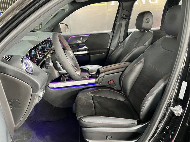 2020 M-BENZ GLB200 ✅豪華都會休旅，外型方正實用 ✅渦輪引擎，動力順暢省油✅奔馳質感內裝＋完整安全配備  第6張相片