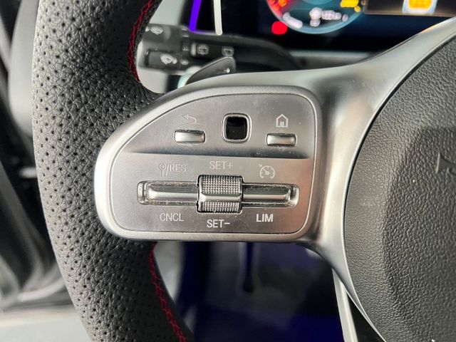 2020 M-BENZ GLB200 ✅豪華都會休旅，外型方正實用 ✅渦輪引擎，動力順暢省油✅奔馳質感內裝＋完整安全配備  第9張相片