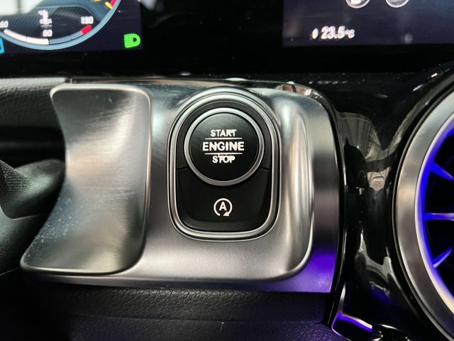 2020 M-BENZ GLB200 ✅豪華都會休旅，外型方正實用 ✅渦輪引擎，動力順暢省油✅奔馳質感內裝＋完整安全配備  第12張相片