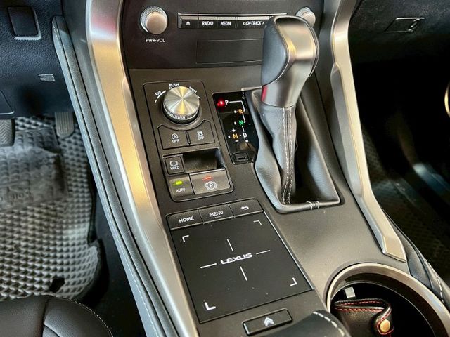 2019 NX200 菁英Plus版✅豪華休旅房車，質感時尚✅引擎順暢安靜、乘坐舒適✅菁英Plus配備齊全，安全又便利  第14張相片