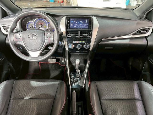 2018 TOYOTA Yaris S版 ✅ 小巧掀背好開好停 ✅ 省油耐用、保養簡單 ✅ S 配備實用，通勤代步首選  第4張相片