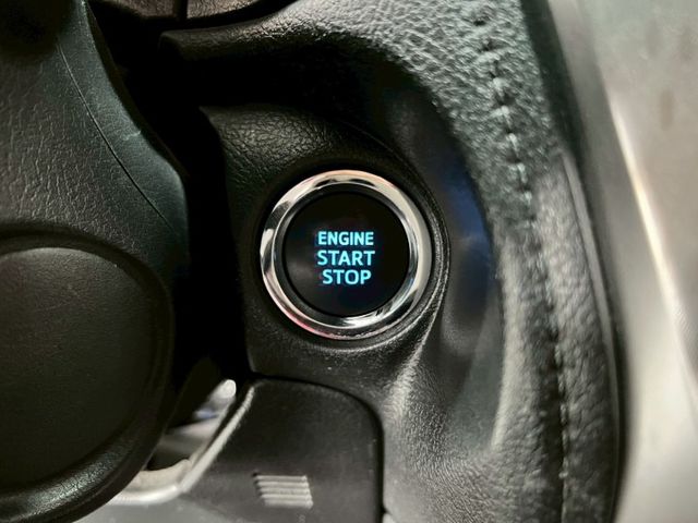 2018 TOYOTA Yaris S版 ✅ 小巧掀背好開好停 ✅ 省油耐用、保養簡單 ✅ S 配備實用，通勤代步首選  第11張相片