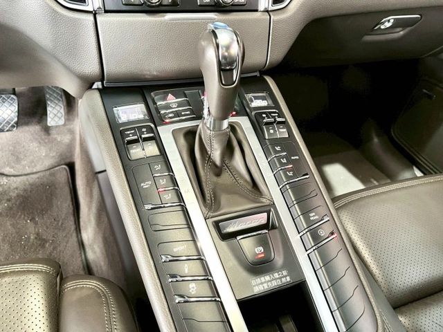 2015 Porsche Macan S  第13張相片