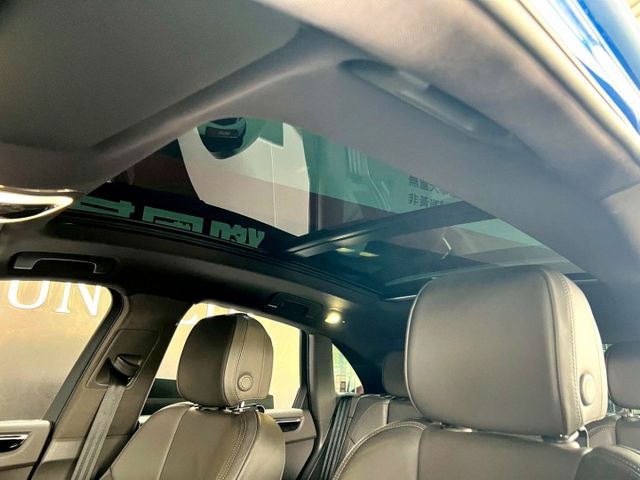 2015 Porsche Macan S  第17張相片