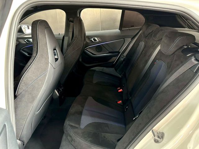 2022 118i M版 ACC/盲點偵測/免KEY/倒車顯影/恆溫空調/感應頭燈/電動尾門/空力套件/氛圍燈  第7張相片