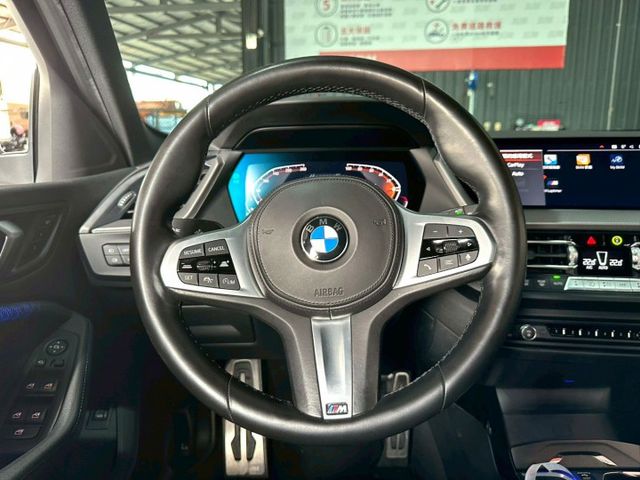 2022 118i M版 ACC/盲點偵測/免KEY/倒車顯影/恆溫空調/感應頭燈/電動尾門/空力套件/氛圍燈  第8張相片