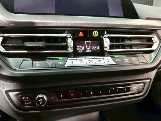 2022 118i M版 ACC/盲點偵測/免KEY/倒車顯影/恆溫空調/感應頭燈/電動尾門/空力套件/氛圍燈  第12張相片