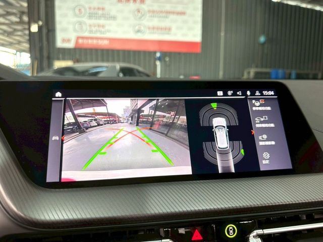 2022 118i M版 ACC/盲點偵測/免KEY/倒車顯影/恆溫空調/感應頭燈/電動尾門/空力套件/氛圍燈  第13張相片