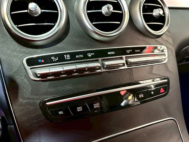 2020 M-Benz GLC Coupe GLC300 4MATIC  第14張相片