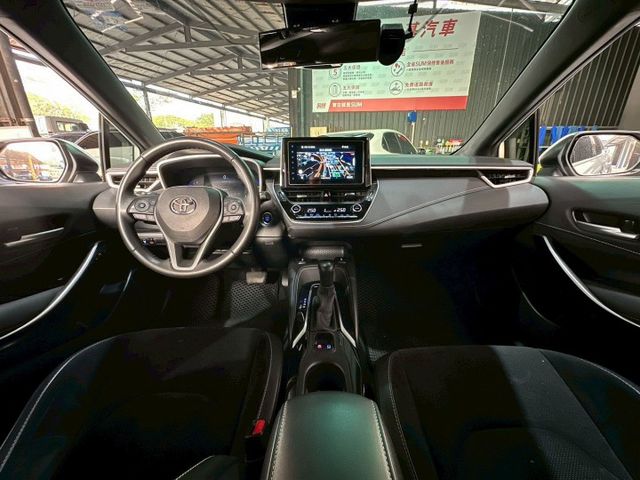 旗艦影音版 原鈑件/換檔撥片/倒車顯影/免鑰/盲點偵測/ACC/抬頭顯示/電動座椅/恆溫空調/雙前電熱椅/CarPlay  第4張相片