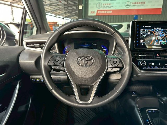 旗艦影音版 原鈑件/換檔撥片/倒車顯影/免鑰/盲點偵測/ACC/抬頭顯示/電動座椅/恆溫空調/雙前電熱椅/CarPlay  第7張相片