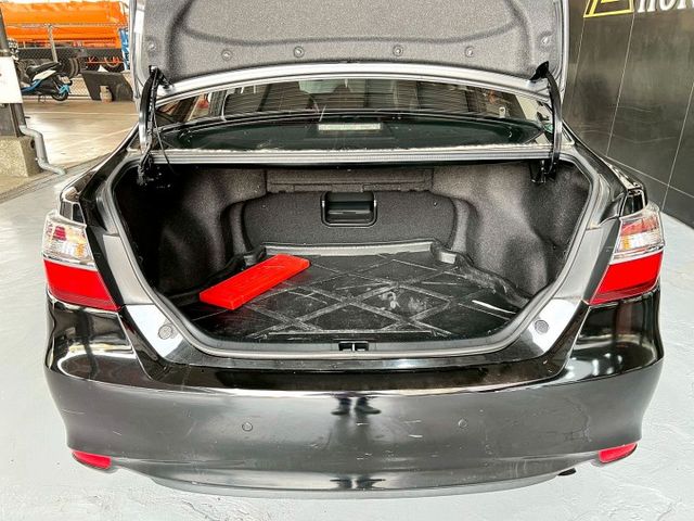 2019 Camry 雅緻 2.0 原鈑件/倒車顯影/恆溫空調/後座出風口/胎壓監控/抬頭顯示器  第3張相片