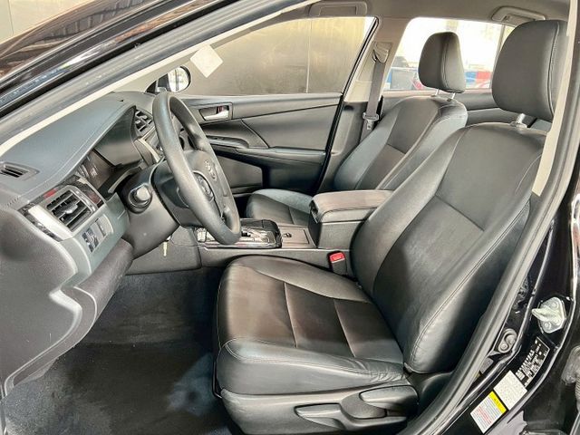 2019 Camry 雅緻 2.0 原鈑件/倒車顯影/恆溫空調/後座出風口/胎壓監控/抬頭顯示器  第5張相片