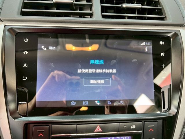 2019 Camry 雅緻 2.0 原鈑件/倒車顯影/恆溫空調/後座出風口/胎壓監控/抬頭顯示器  第13張相片