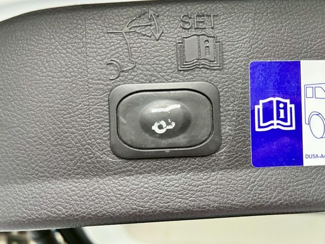 原鈑件/定速/換檔撥片/導航/360環景/免KEY/盲點偵測/恆溫空調/感應頭燈/電動尾門/全景天窗  第4張相片