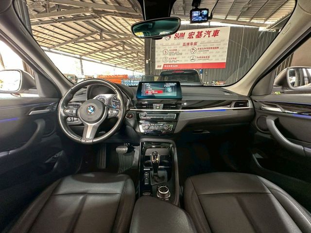 2021 X1 sDrive18i 豪華版 定速/感應式雨刷/免KEY/倒車顯影/抬顯/恆溫空調/電動座椅/感應頭燈  第5張相片