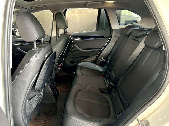 2021 X1 sDrive18i 豪華版 定速/感應式雨刷/免KEY/倒車顯影/抬顯/恆溫空調/電動座椅/感應頭燈  第7張相片