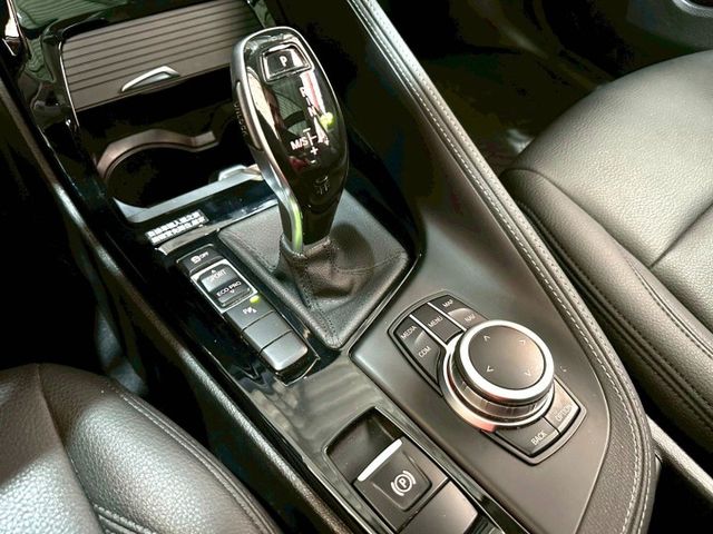 2021 X1 sDrive18i 豪華版 定速/感應式雨刷/免KEY/倒車顯影/抬顯/恆溫空調/電動座椅/感應頭燈  第12張相片