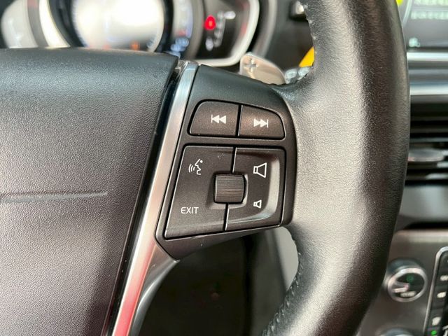 V40 T3豪華版 定速/感應式雨刷/換檔撥片/倒車顯影/免KEY/恆溫空調/電動座椅/感應頭燈/主動轉向頭燈  第9張相片