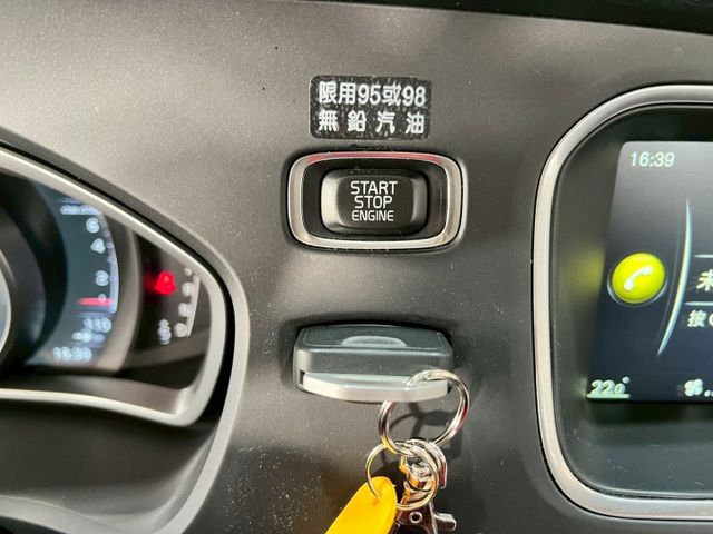 V40 T3豪華版 定速/感應式雨刷/換檔撥片/倒車顯影/免KEY/恆溫空調/電動座椅/感應頭燈/主動轉向頭燈  第11張相片