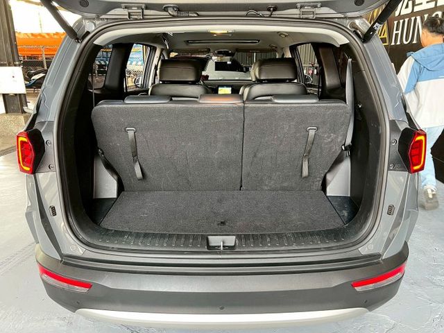 GLT-B 原廠保固中  ACC/360環景/免KEY/盲點/恆溫空調/電動座椅/感應頭燈/電動尾門/電動滑門/全景天窗  第3張相片