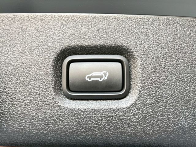 GLT-B 原廠保固中  ACC/360環景/免KEY/盲點/恆溫空調/電動座椅/感應頭燈/電動尾門/電動滑門/全景天窗  第4張相片