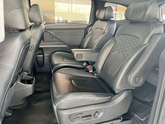 GLT-B 原廠保固中  ACC/360環景/免KEY/盲點/恆溫空調/電動座椅/感應頭燈/電動尾門/電動滑門/全景天窗  第7張相片