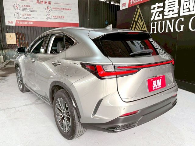 頂級豪華版 原鈑件/感應式雨刷/換檔撥片/倒車顯影/免KEY/盲點偵測/ACC/恆溫空調/電動座椅/感應頭燈/電動尾門  第2張相片