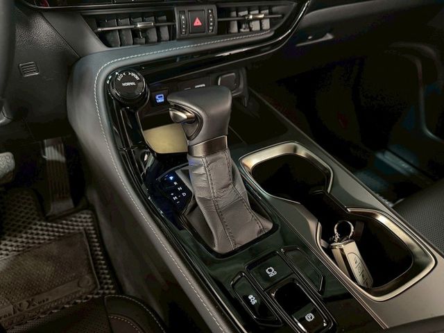 頂級豪華版 原鈑件/感應式雨刷/換檔撥片/倒車顯影/免KEY/盲點偵測/ACC/恆溫空調/電動座椅/感應頭燈/電動尾門  第13張相片