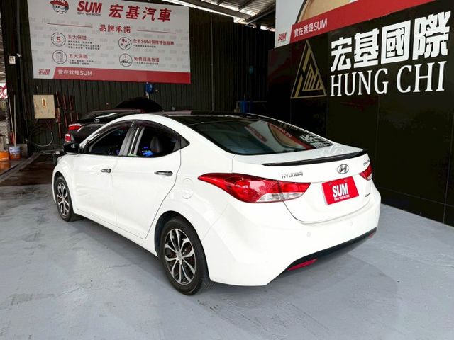 定速/感應式雨刷/倒車顯影/免KEY/恆溫空調/電動座椅/後座傾倒/光感應頭燈/天窗  第2張相片