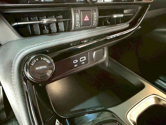 NX200 菁英版 原鈑件/感應式雨刷/ 換檔撥片/倒車顯影/免KEY/盲點偵測/ACC/恆溫空調/光感應頭燈  第12張相片