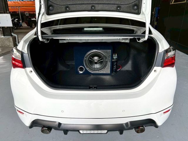 尊爵版 定速/免KEY/LED頭燈/電動座椅/恆溫空調/藍牙/感應頭燈/  第3張相片