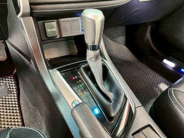 尊爵版 定速/免KEY/LED頭燈/電動座椅/恆溫空調/藍牙/感應頭燈/  第13張相片