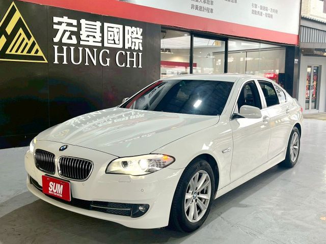 2013 BMW 520d 定速/感應雨刷/換檔撥片/倒車顯影/免KEY/電動座椅/恆溫空調/感應頭燈  第1張相片