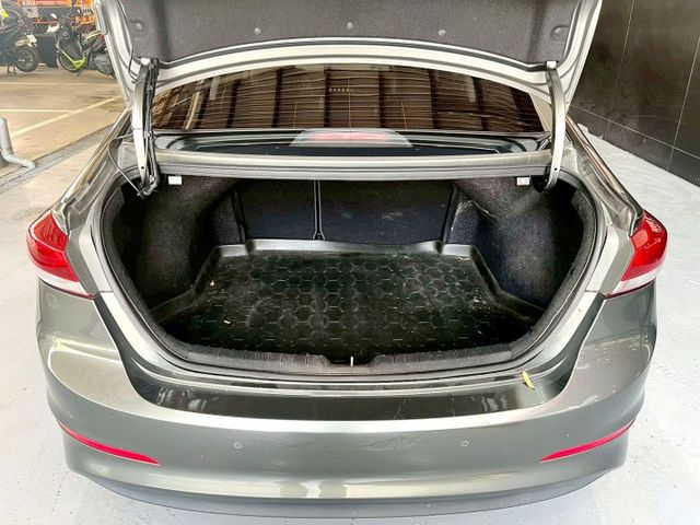 尊貴型 安卓機/倒車顯影/後座出風口/光感應頭燈/胎壓監控/藍牙  第3張相片