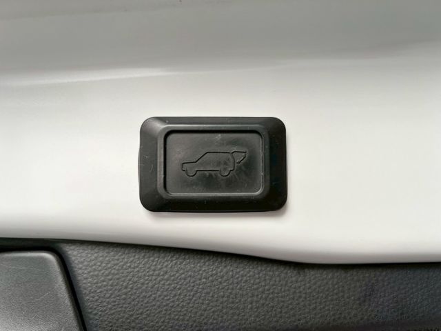 旗艦版 原鈑件/感應式雨刷/360環景/盲點偵測/ACC/恆溫空調/電動座椅/感應頭燈/電動尾門  第4張相片