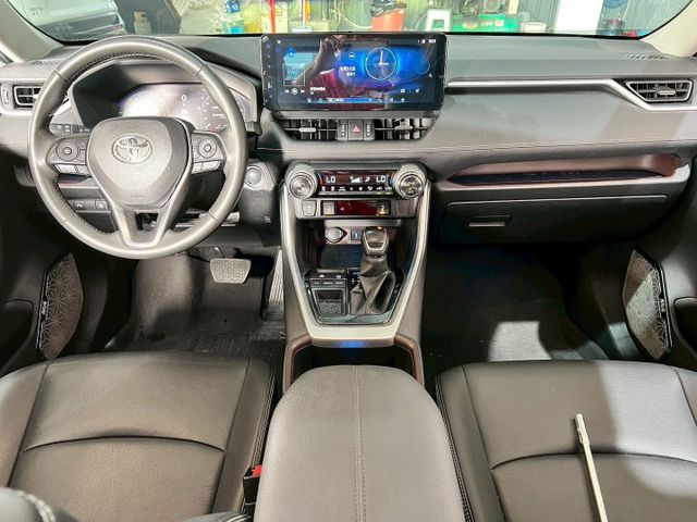 旗艦版 原鈑件/感應式雨刷/360環景/盲點偵測/ACC/恆溫空調/電動座椅/感應頭燈/電動尾門  第5張相片