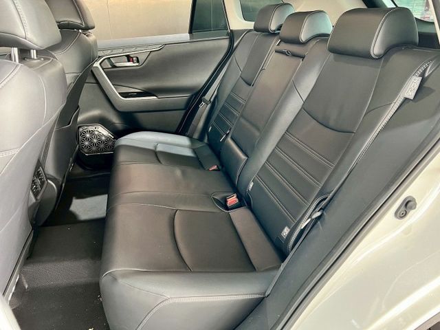 旗艦版 原鈑件/感應式雨刷/360環景/盲點偵測/ACC/恆溫空調/電動座椅/感應頭燈/電動尾門  第7張相片