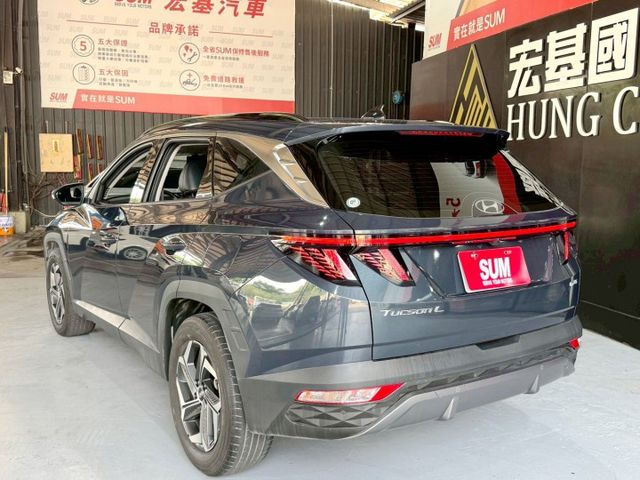 GLT-B  感應雨刷/換檔撥片/倒車顯影/免KEY/盲點偵測/ACC/恆溫空調/電動座椅/感應頭燈/全景天窗/電動尾門  第2張相片