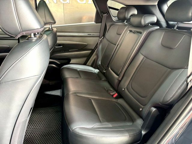 GLT-B  感應雨刷/換檔撥片/倒車顯影/免KEY/盲點偵測/ACC/恆溫空調/電動座椅/感應頭燈/全景天窗/電動尾門  第7張相片