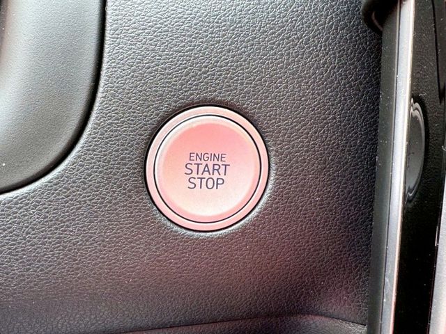 GLT-B  感應雨刷/換檔撥片/倒車顯影/免KEY/盲點偵測/ACC/恆溫空調/電動座椅/感應頭燈/全景天窗/電動尾門  第12張相片