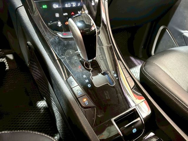 U7 旗艦型 定速/360環景/免KEY/恆溫空調/電動座椅/感應頭燈/	天窗/電動尾門  第12張相片