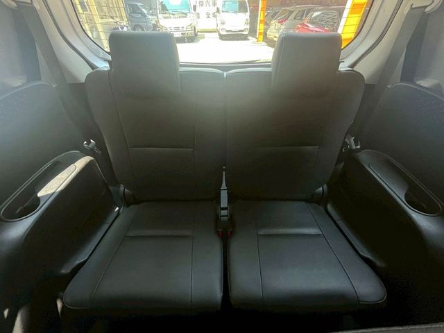 7人座豪華＋ 定速/倒車顯影/免KEY/抬頭顯示器/恆溫空調/車道偏離警示/電動滑門  第7張相片