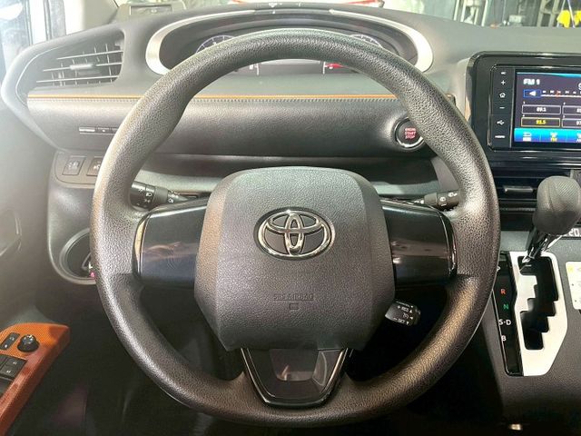 7人座豪華＋ 定速/倒車顯影/免KEY/抬頭顯示器/恆溫空調/車道偏離警示/電動滑門  第8張相片