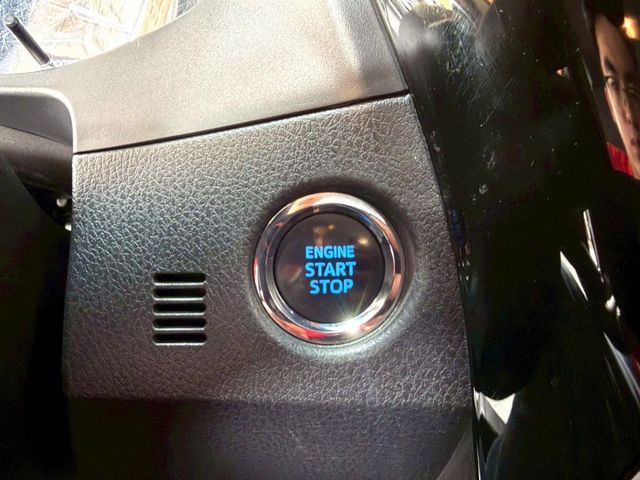 ALTIS 豪華版 定速/倒車顯影/免KEY/抬頭顯示器/	恆溫空調/藍牙通訊/胎壓監控  第10張相片