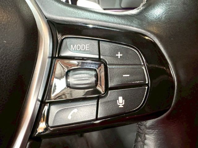 定速/感應式雨刷/換檔撥片/免KEY/倒車顯影/盲點偵測/恆溫空調/電動座椅/電動窗/光感應頭燈/電動尾門  第10張相片